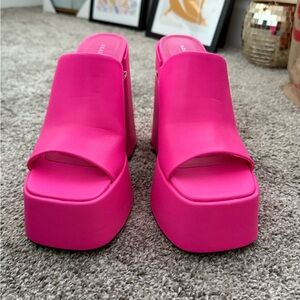 Azalea Wang Women's Pink Platform Mules